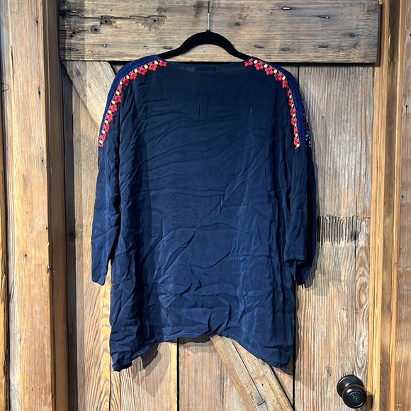 Johnny Was Tunic navy blue floral blouse - Picture 6 of 6